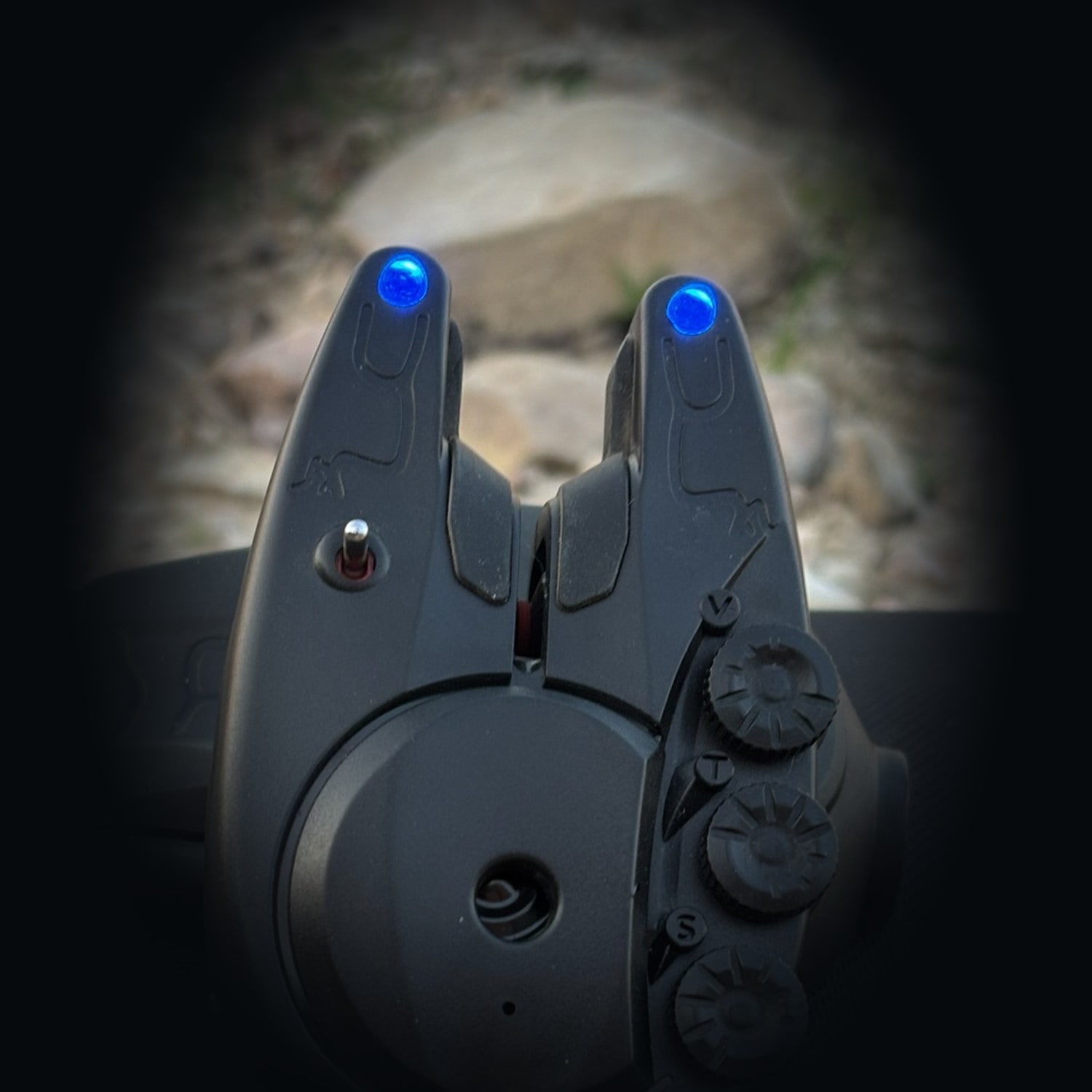 Alarma con el LED encendido en azul